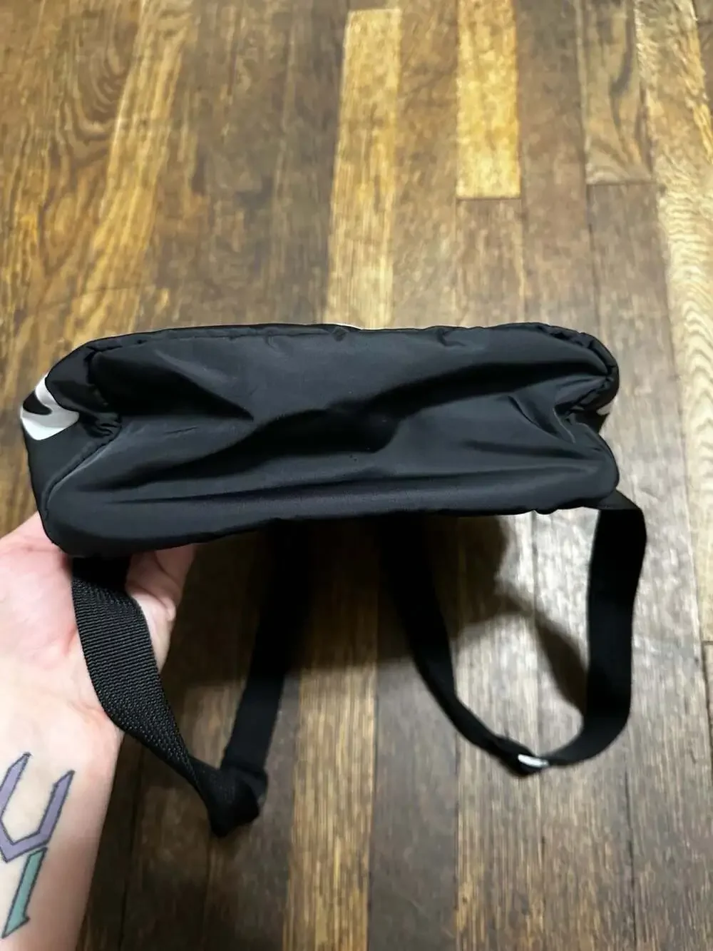 adidas linear mini